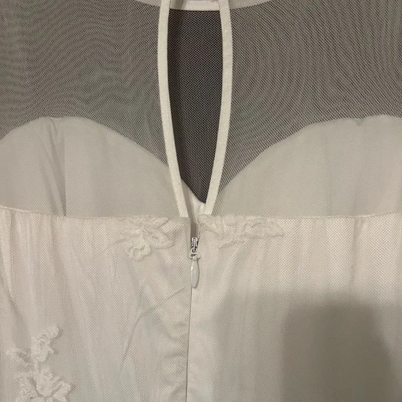 NWT Torrid Special Occasion Ivory Embroidered Hi-Lo
Dress Size 24 Wedding Bridal - Picture 15 of 16